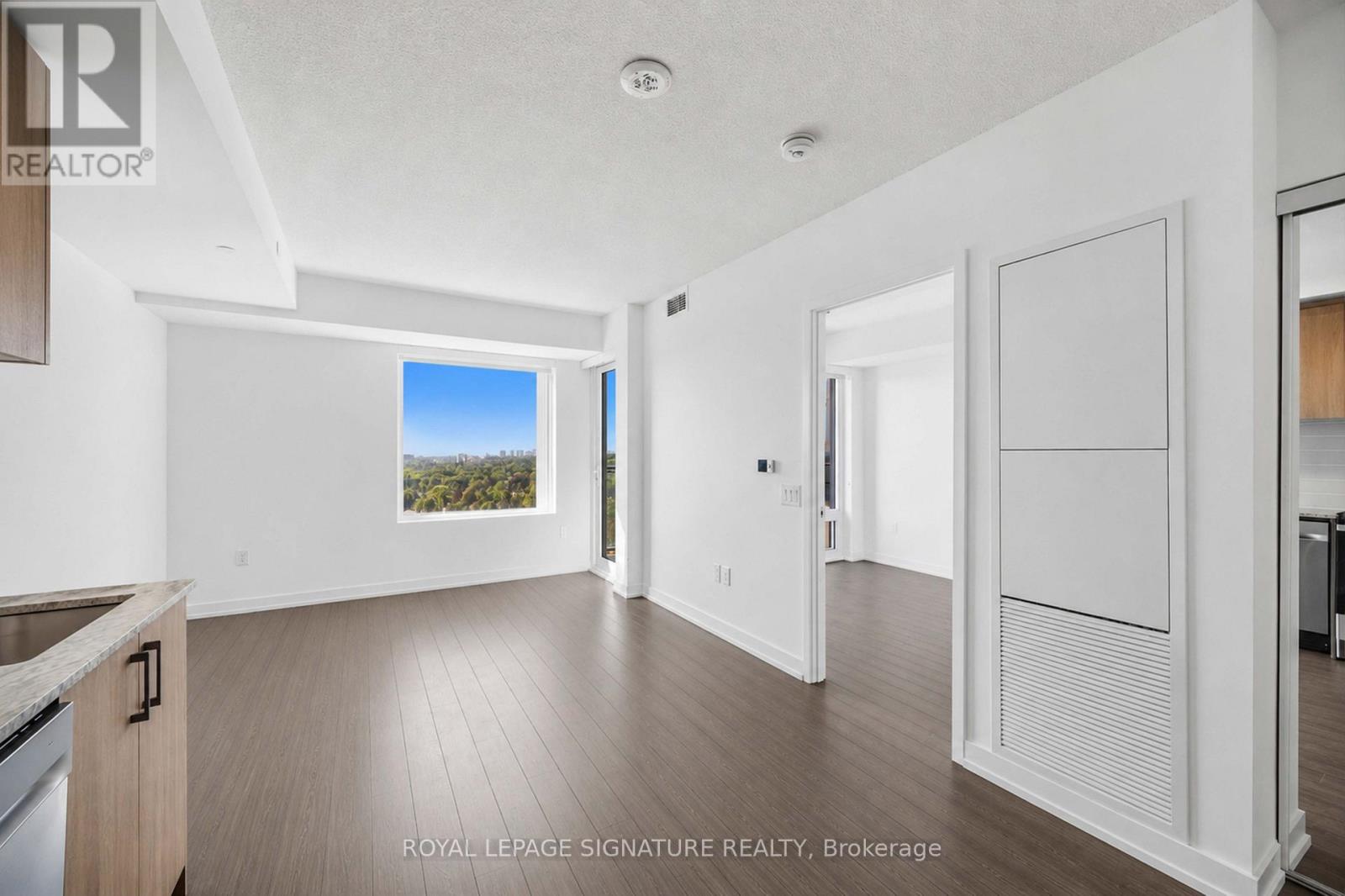 1409 - 4010 Eglinton Avenue W, Toronto, Ontario  M9A 0G5 - Photo 4 - W13654868