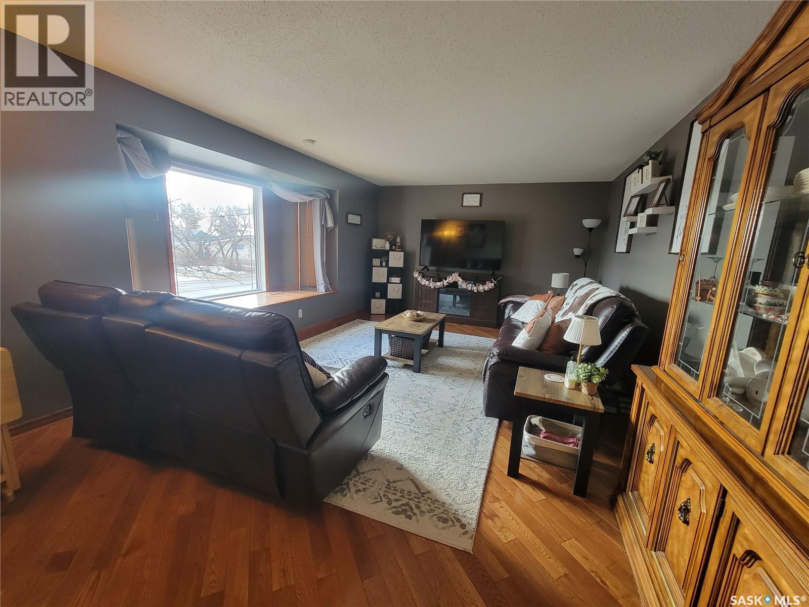 4702 Leader Street, Macklin, Saskatchewan  S0L 2C0 - Photo 17 - SK046429