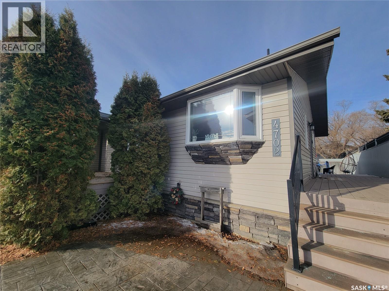 4702 Leader Street, Macklin, Saskatchewan  S0L 2C0 - Photo 42 - SK046429