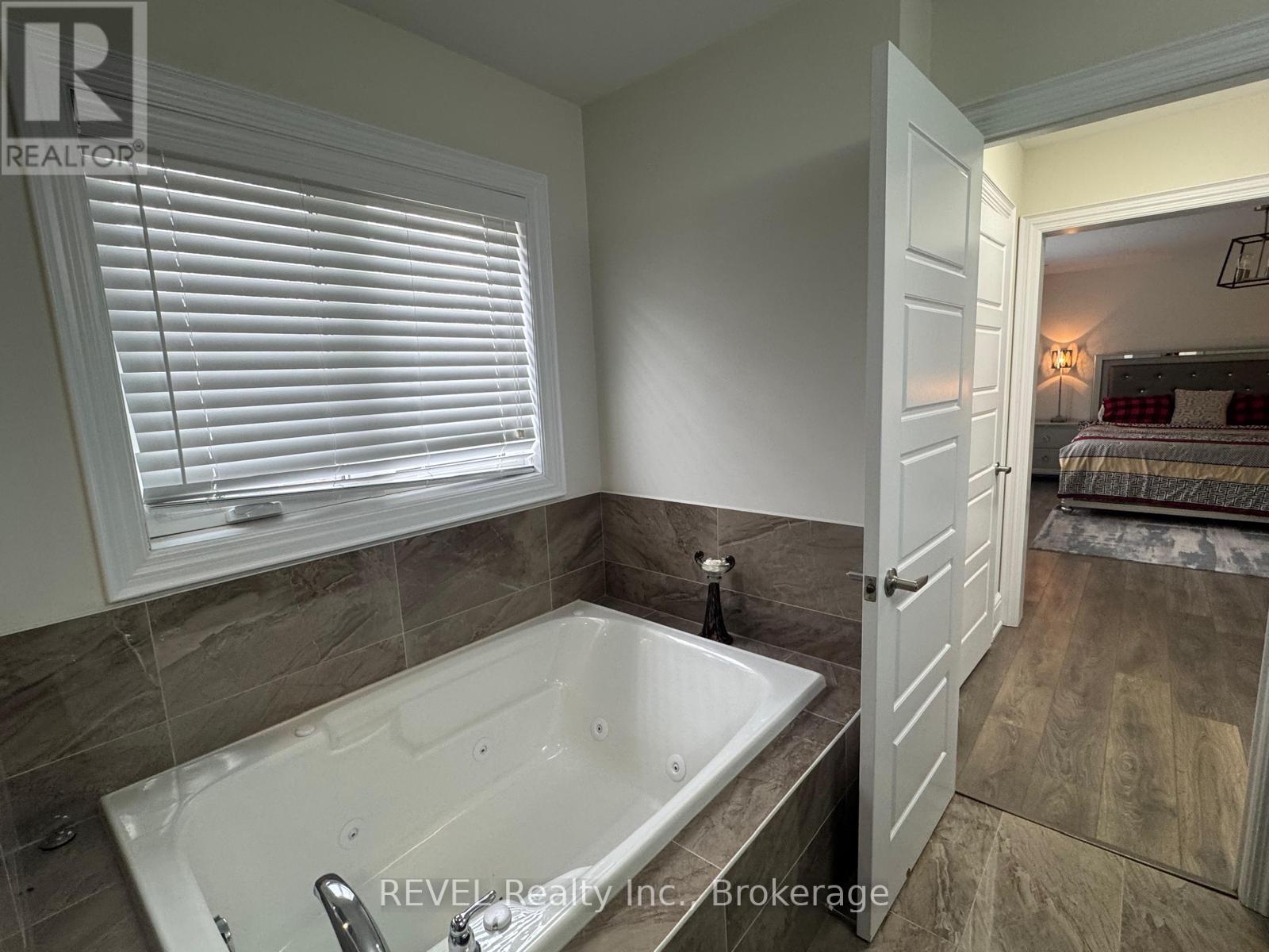 8619 Chickory Trail, Niagara Falls, Ontario  L2H 3S5 - Photo 26 - X13579814