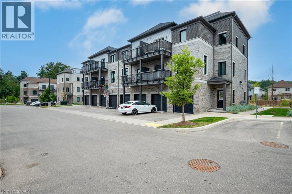 107 WESTRA Drive Unit# 27, Guelph, Ontario