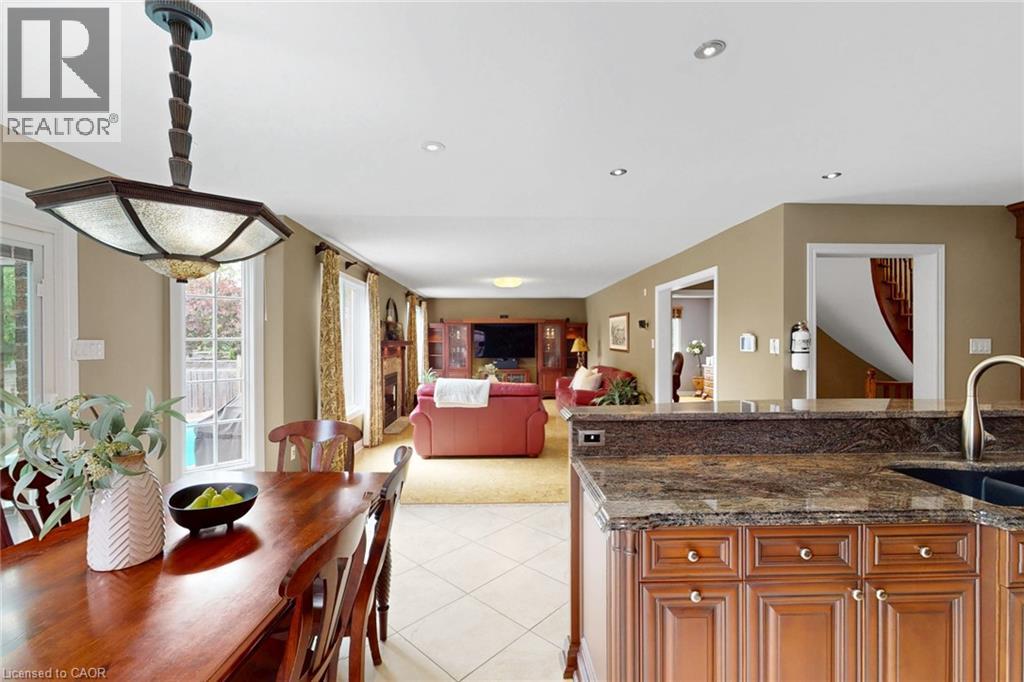 6872 Round Leaf Court, Mississauga, Ontario  L5N 6X6 - Photo 11 - 40838841