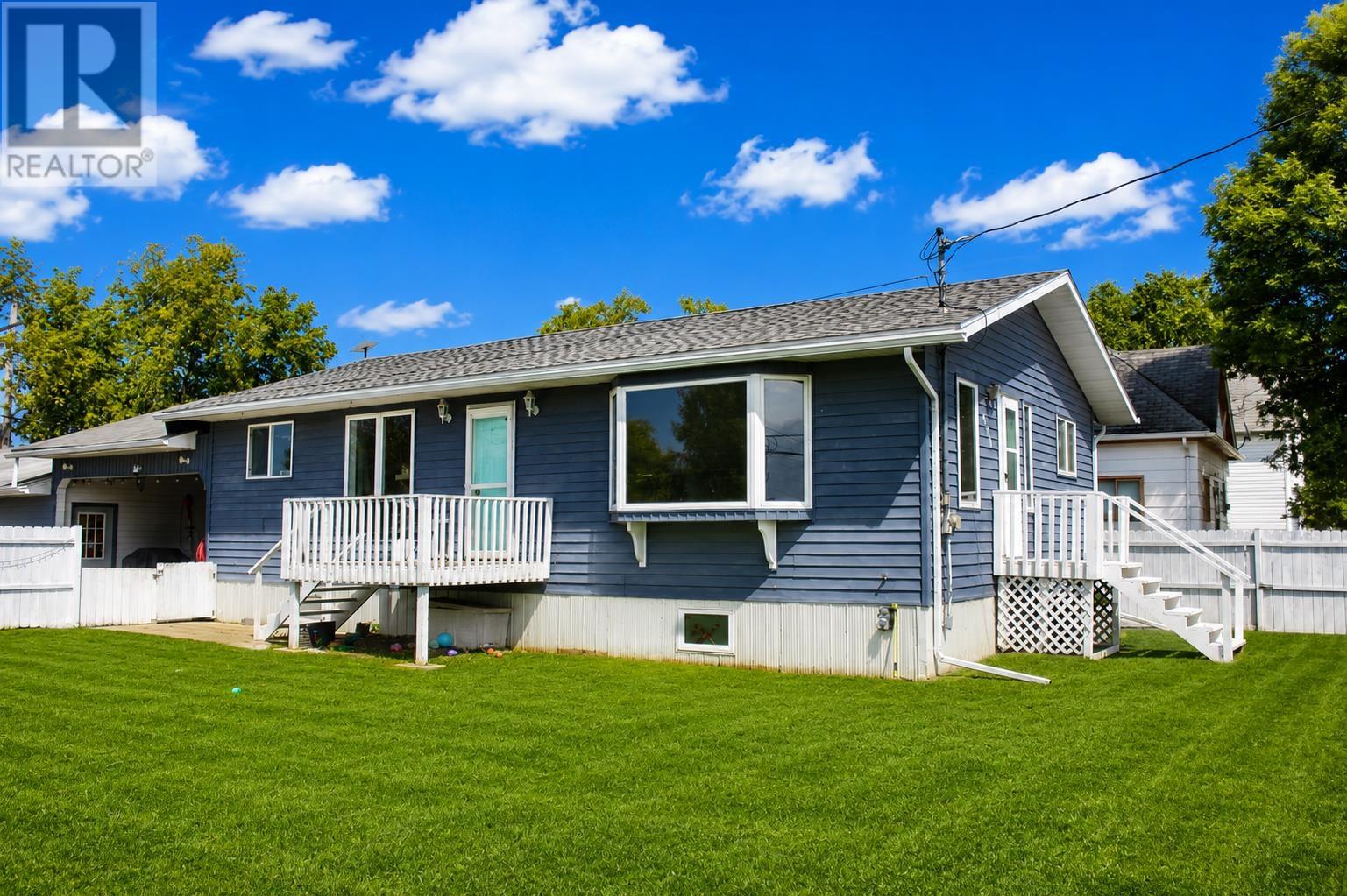 501 Atwood Ave, Rainy River, Ontario  P0W 1L0 - Photo 1 - TB2602485