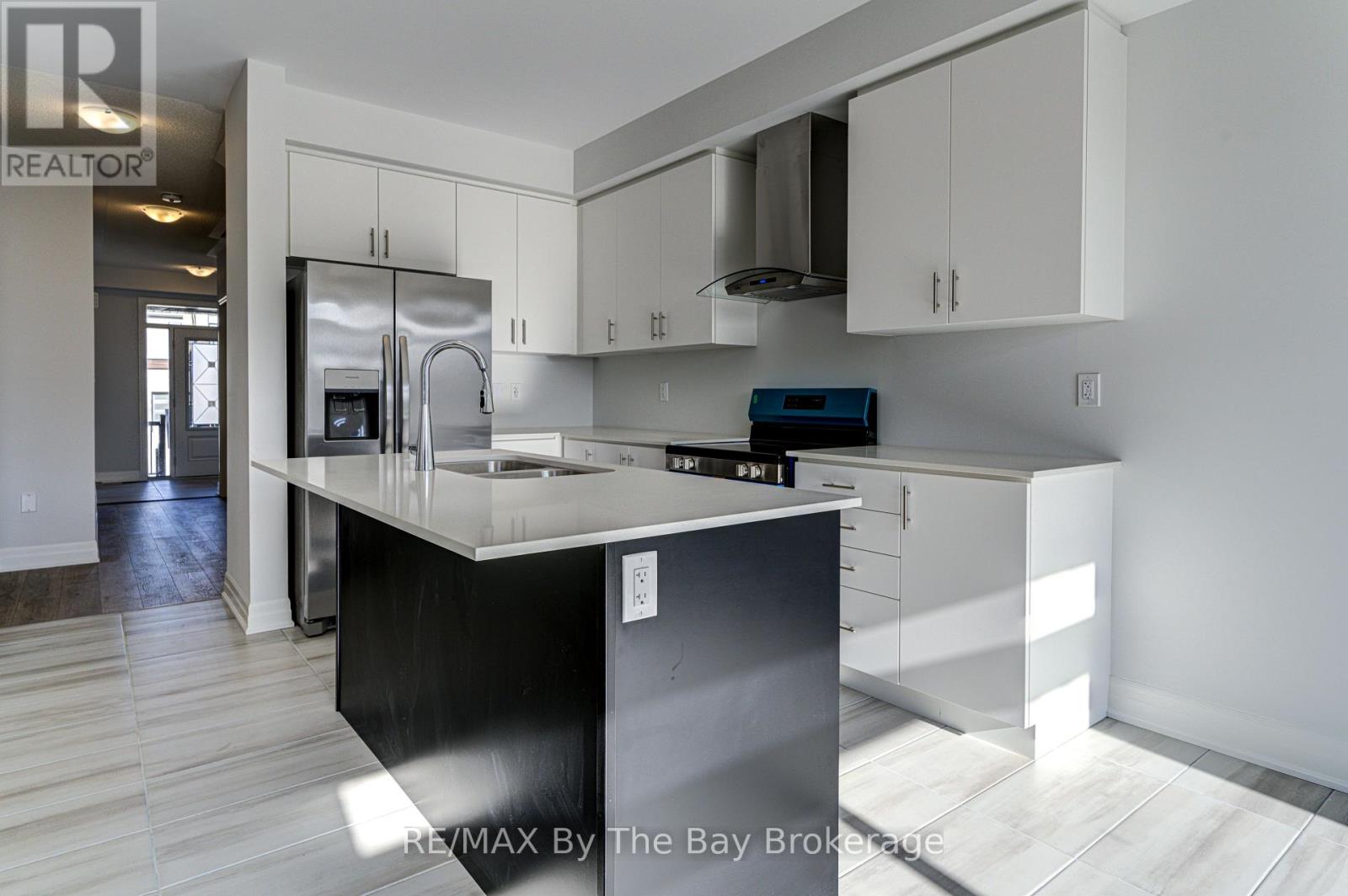 17 Rosanne Circle, Wasaga Beach, Ontario  L9Z 0N4 - Photo 10 - S13706370