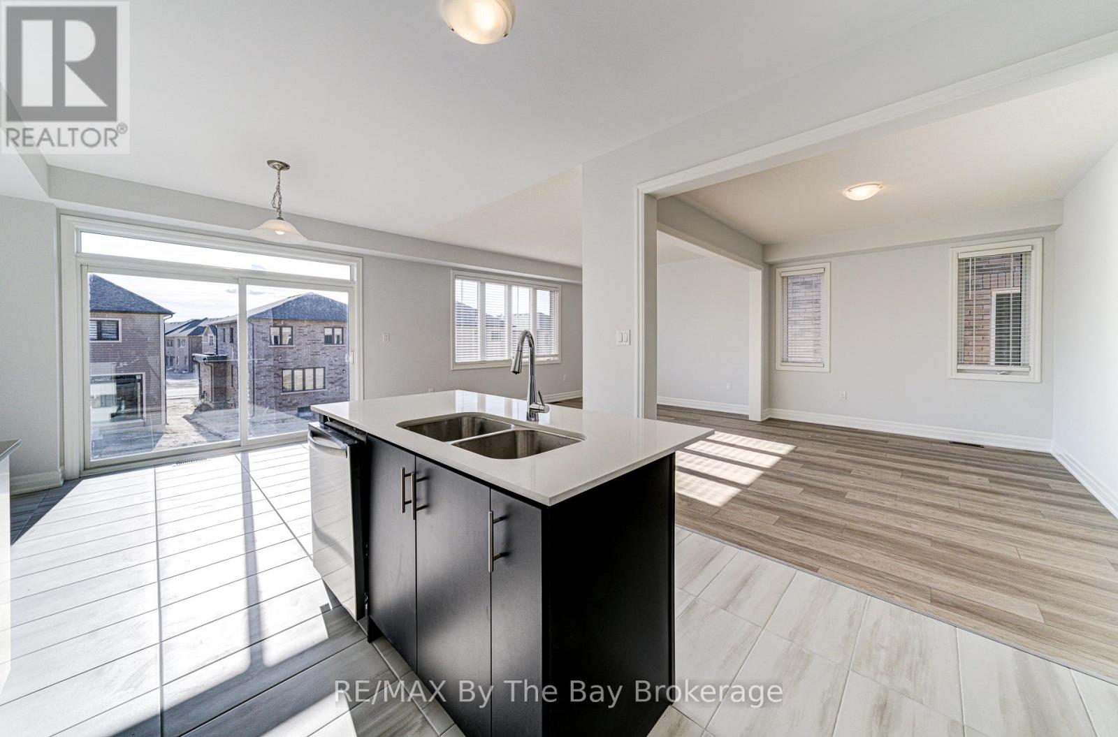 17 Rosanne Circle, Wasaga Beach, Ontario  L9Z 0N4 - Photo 13 - S13706370
