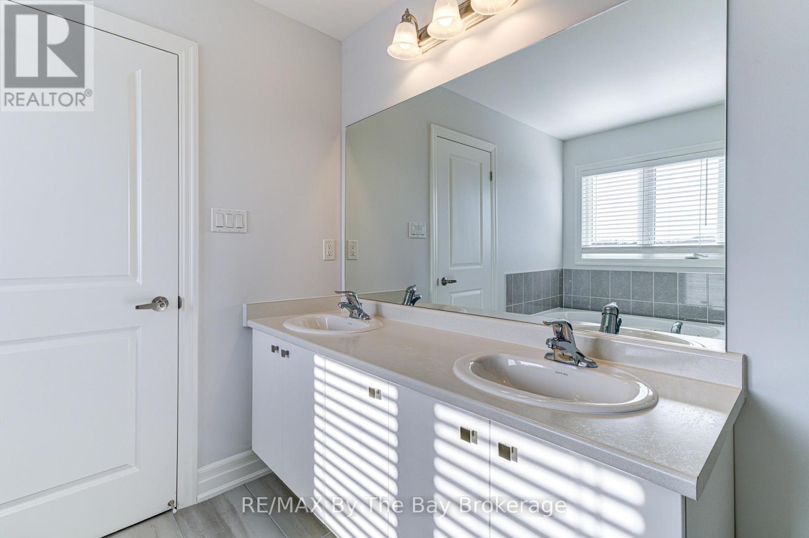 17 Rosanne Circle, Wasaga Beach, Ontario  L9Z 0N4 - Photo 29 - S13706370