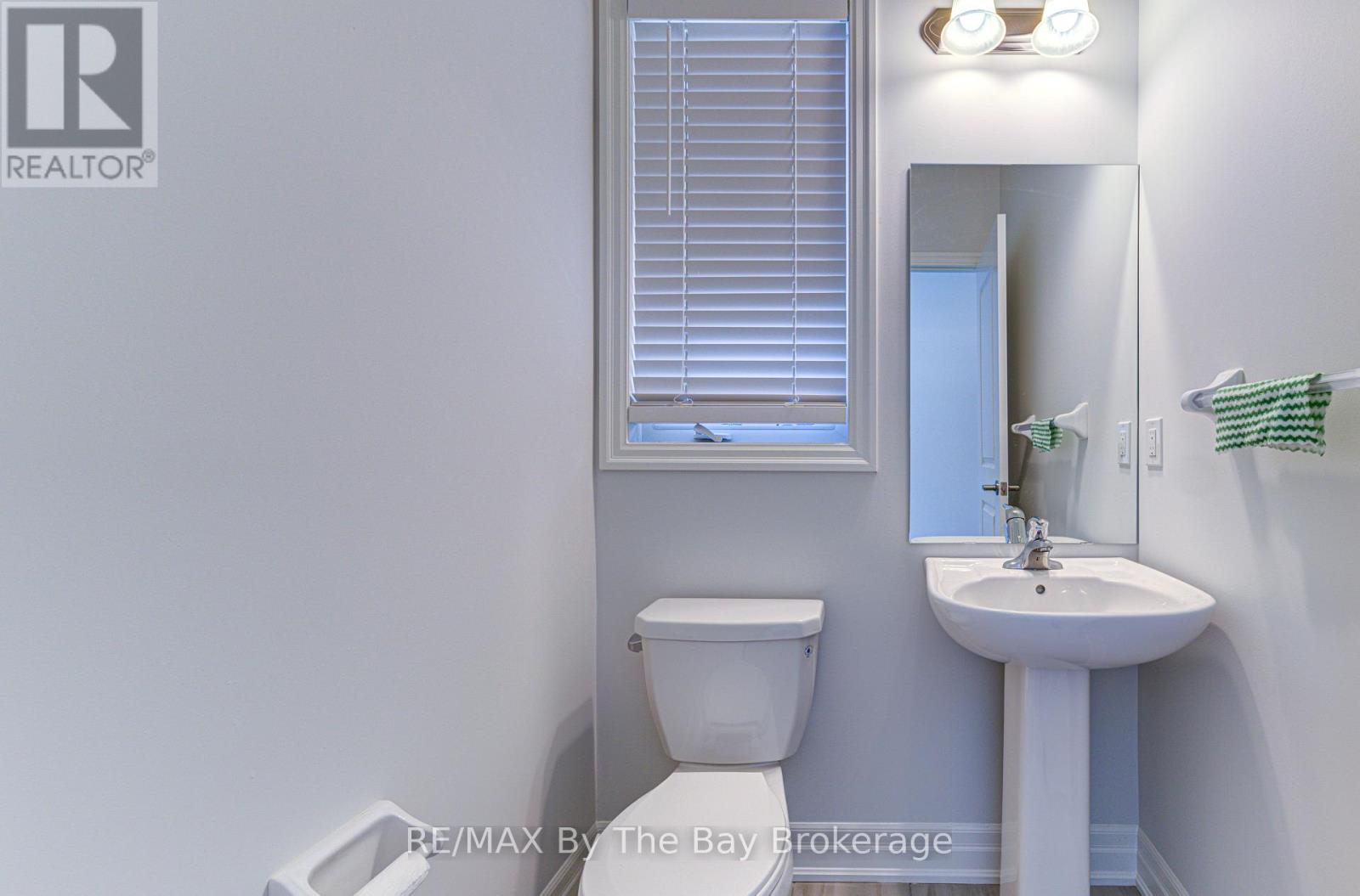 17 Rosanne Circle, Wasaga Beach, Ontario  L9Z 0N4 - Photo 3 - S13706370