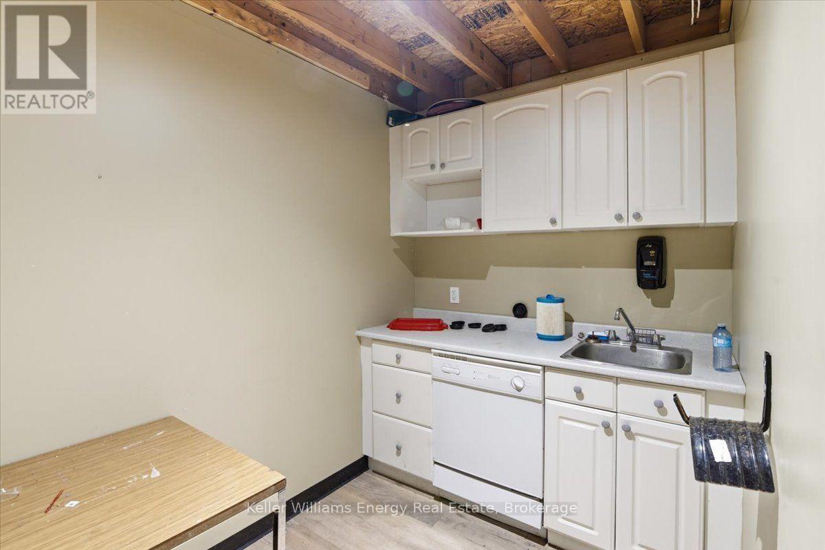 D3 - 1540 Dundas Street E, Whitby, Ontario  L1N 2K7 - Photo 8 - E13706316