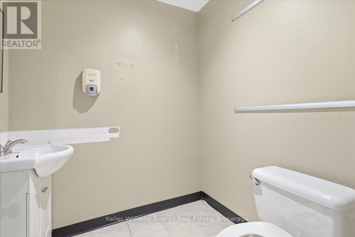 D3 - 1540 Dundas Street E, Whitby, Ontario  L1N 2K7 - Photo 9 - E13706316