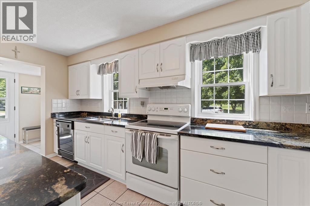 768 West Belle River Road, Lakeshore, Ontario  N8L 1N8 - Photo 8 - 26019068
