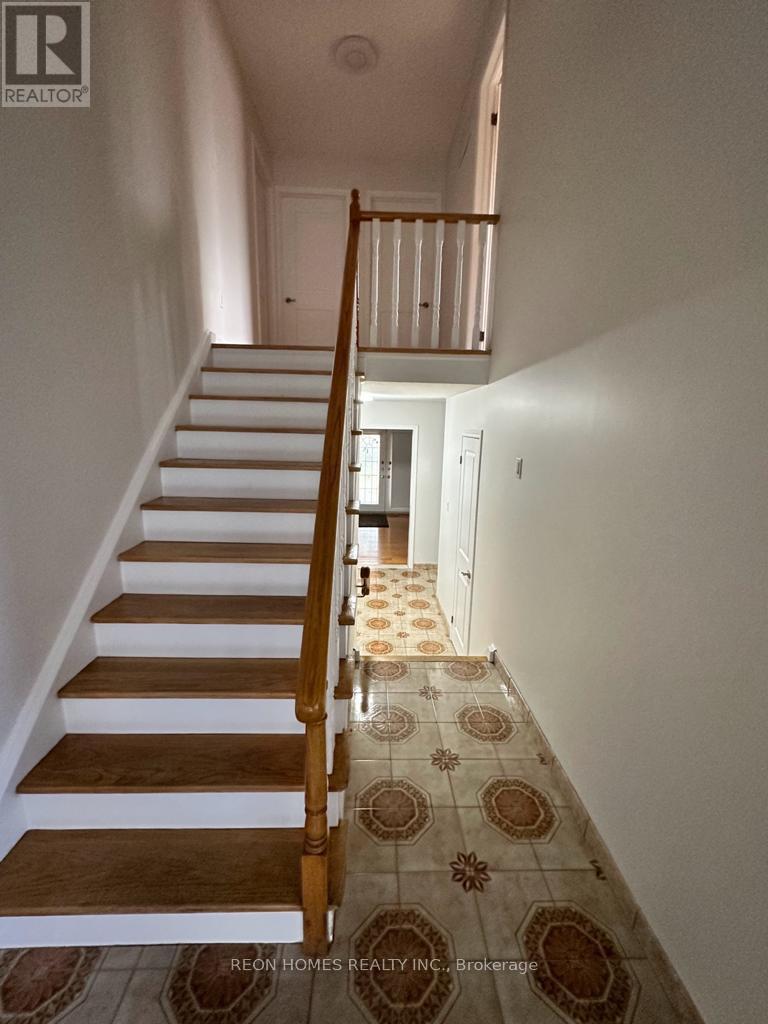 3 Lord Roberts Drive, Toronto, Ontario M1K 3W1 - Photo 11 - E13706324