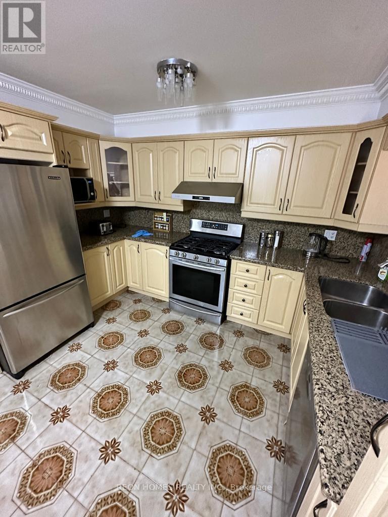 3 Lord Roberts Drive, Toronto, Ontario M1K 3W1 - Photo 5 - E13706324