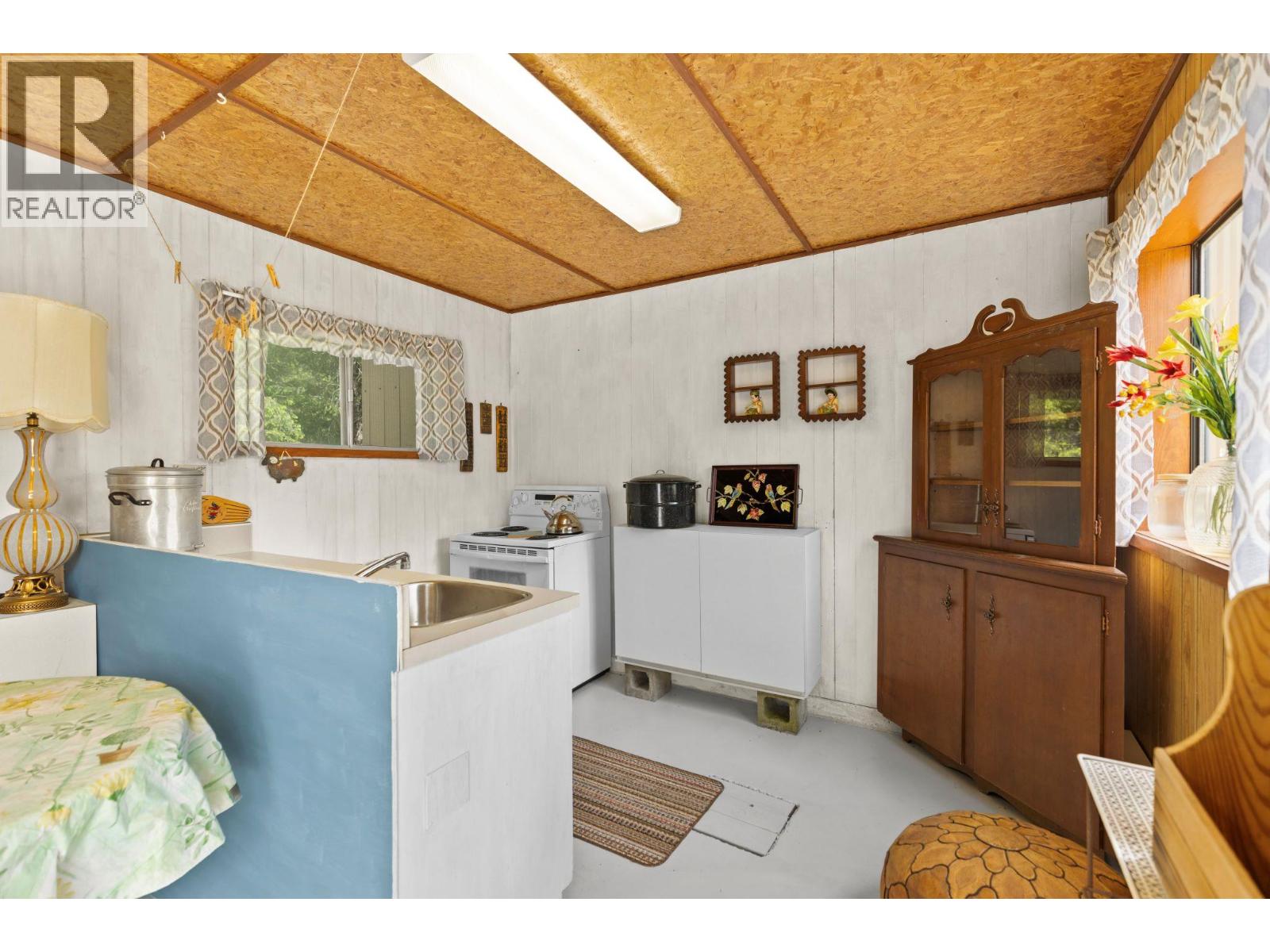 3056 Harmon Road, Vavenby, British Columbia  V0E 3A0 - Photo 32 - 10398324
