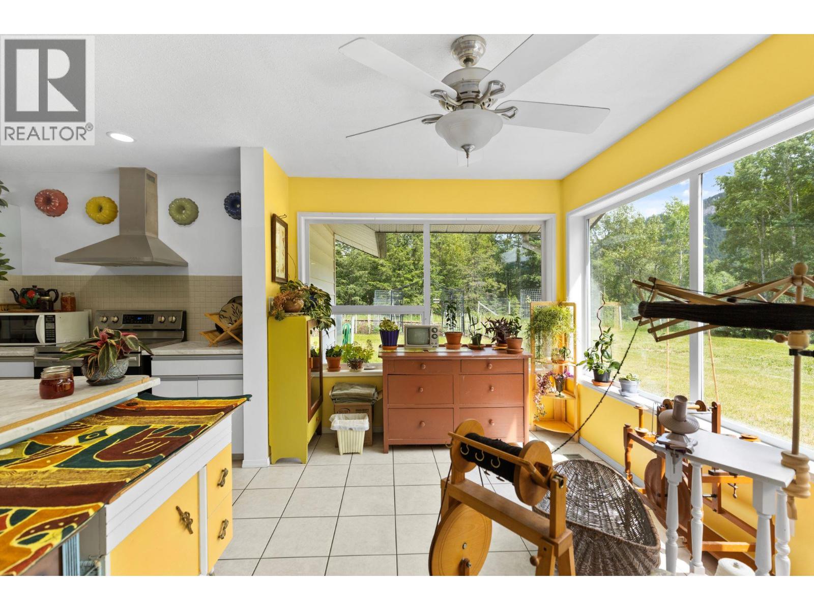3056 Harmon Road, Vavenby, British Columbia  V0E 3A0 - Photo 16 - 10398324