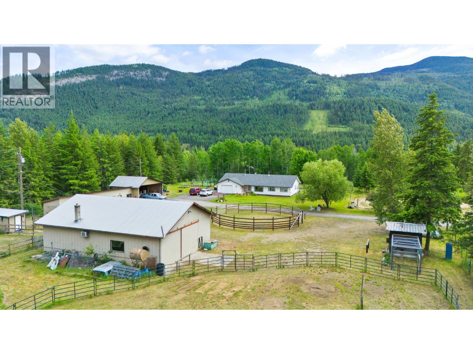 3056 Harmon Road, Vavenby, British Columbia  V0E 3A0 - Photo 5 - 10398324