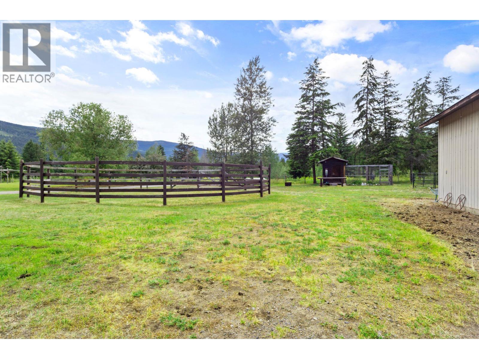 3056 Harmon Road, Vavenby, British Columbia  V0E 3A0 - Photo 35 - 10398324