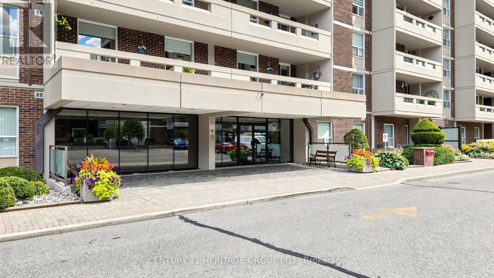 1108 - 60 Inverlochy Boulevard, Markham (Royal Orchard), Ontario  L3T 4T7 - Photo 3 - N13706322