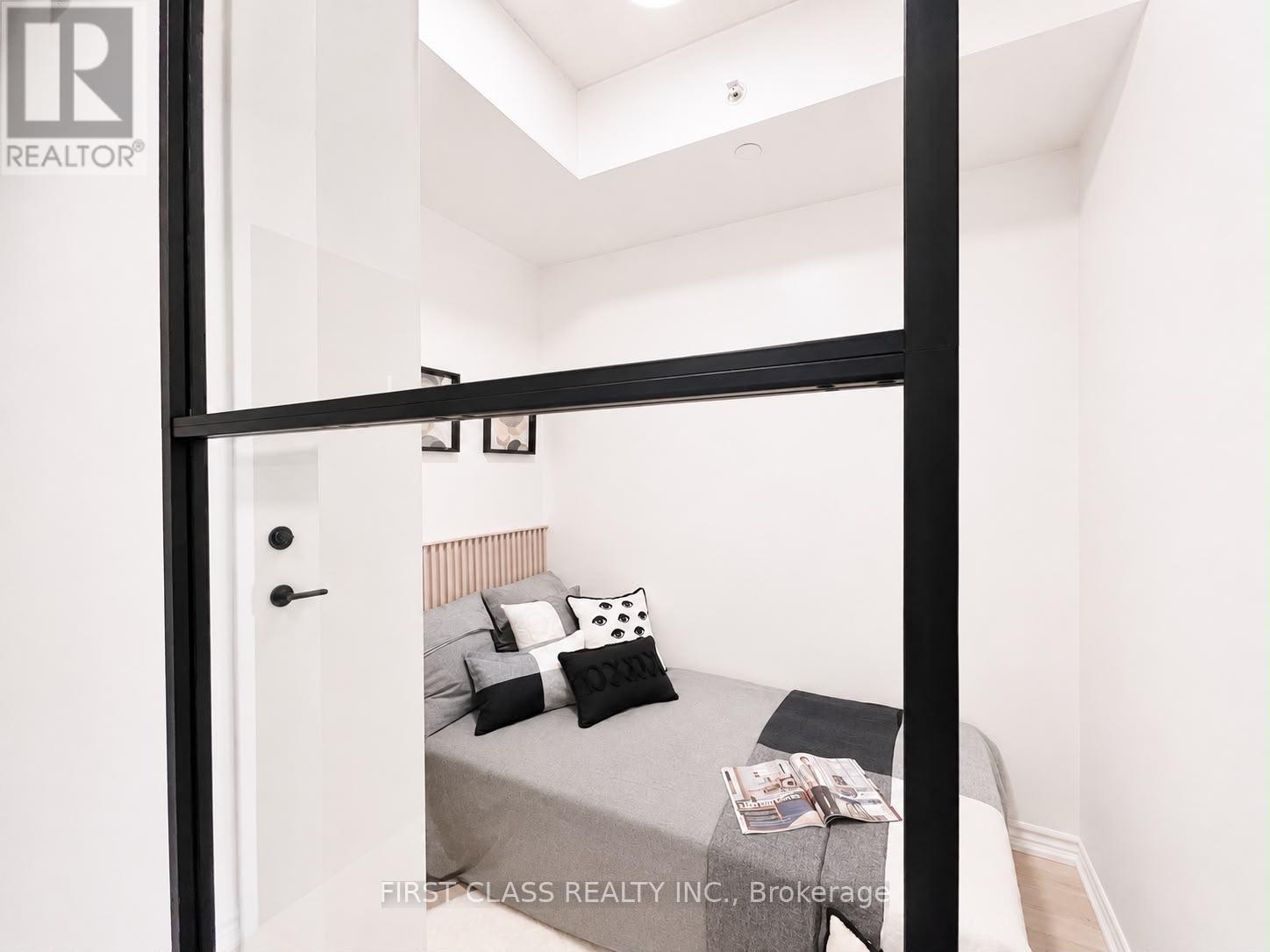 220 - 8323 Kennedy Road, Markham (Village Green-South Unionville), Ontario  L3R 5W7 - Photo 3 - N13706396