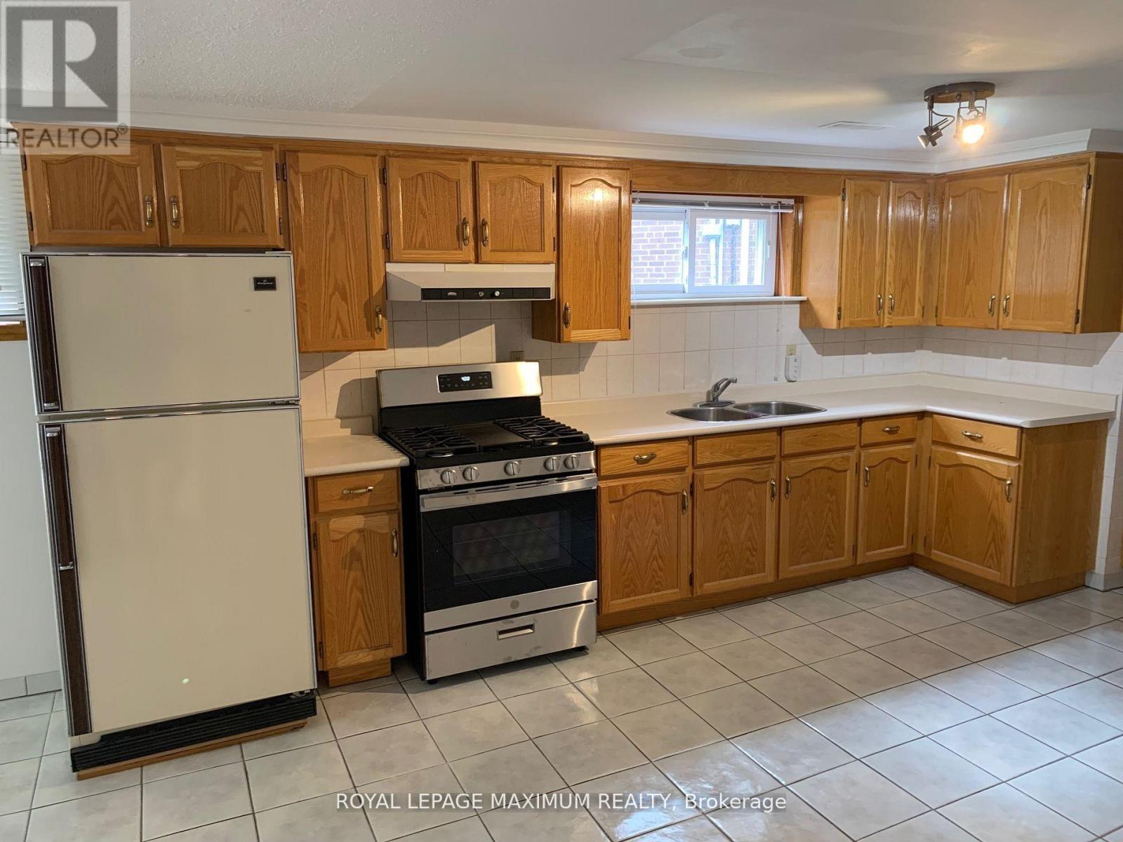 155 Rainbow Drive, Vaughan, Ontario L4L 2K8 - Photo 3 - N13706436