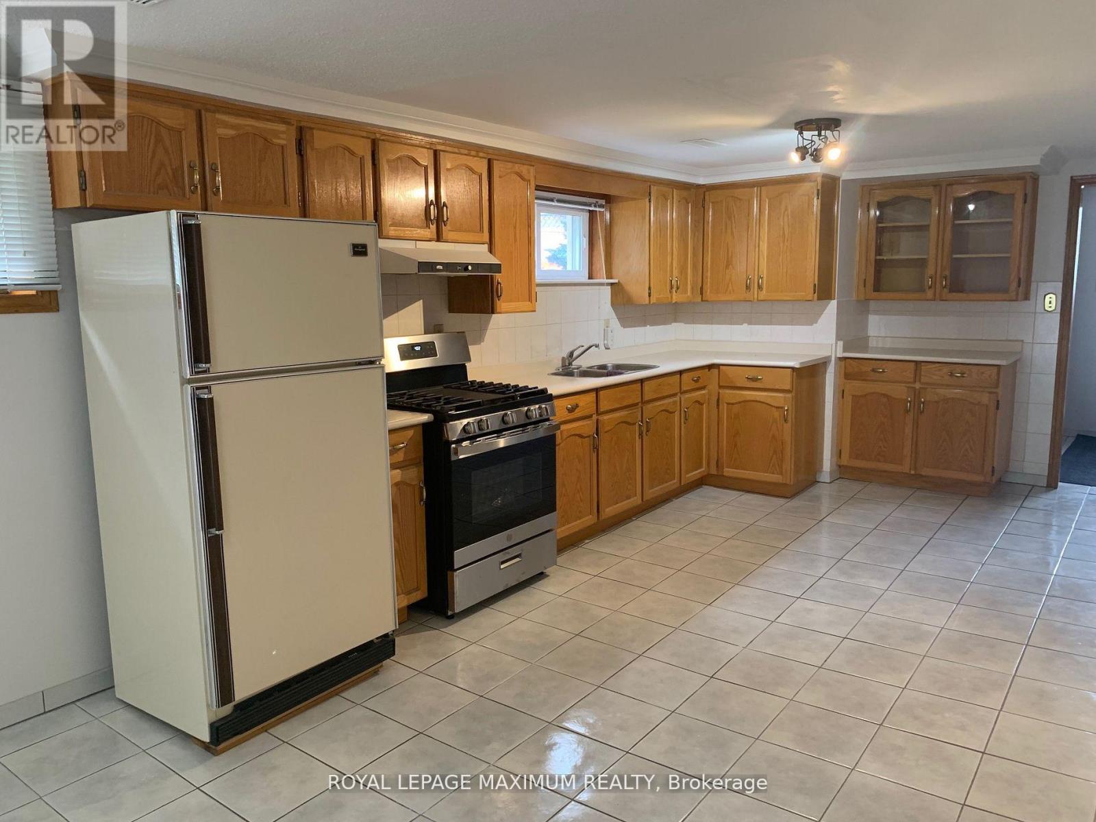 155 Rainbow Drive, Vaughan, Ontario L4L 2K8 - Photo 4 - N13706436