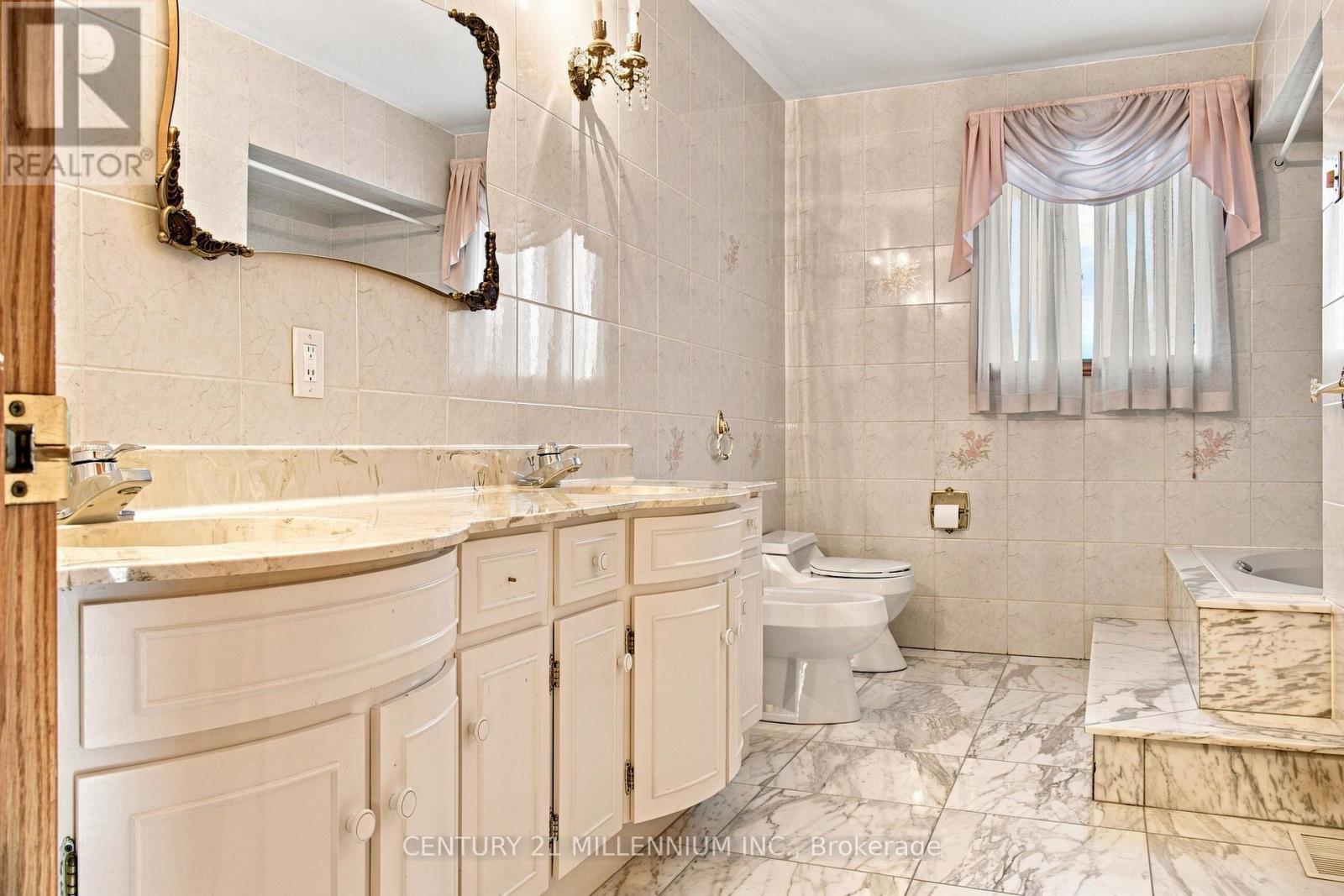 44 Wigwoss Drive, Vaughan, Ontario  L4L 2P8 - Photo 19 - N13663816