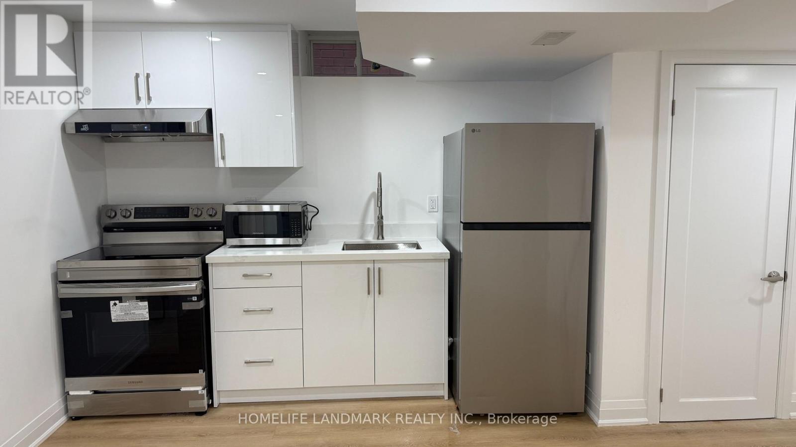 Bsmt - 19 Yarl Drive, Markham, Ontario L3S 0G5 - Photo 2 - N13697722