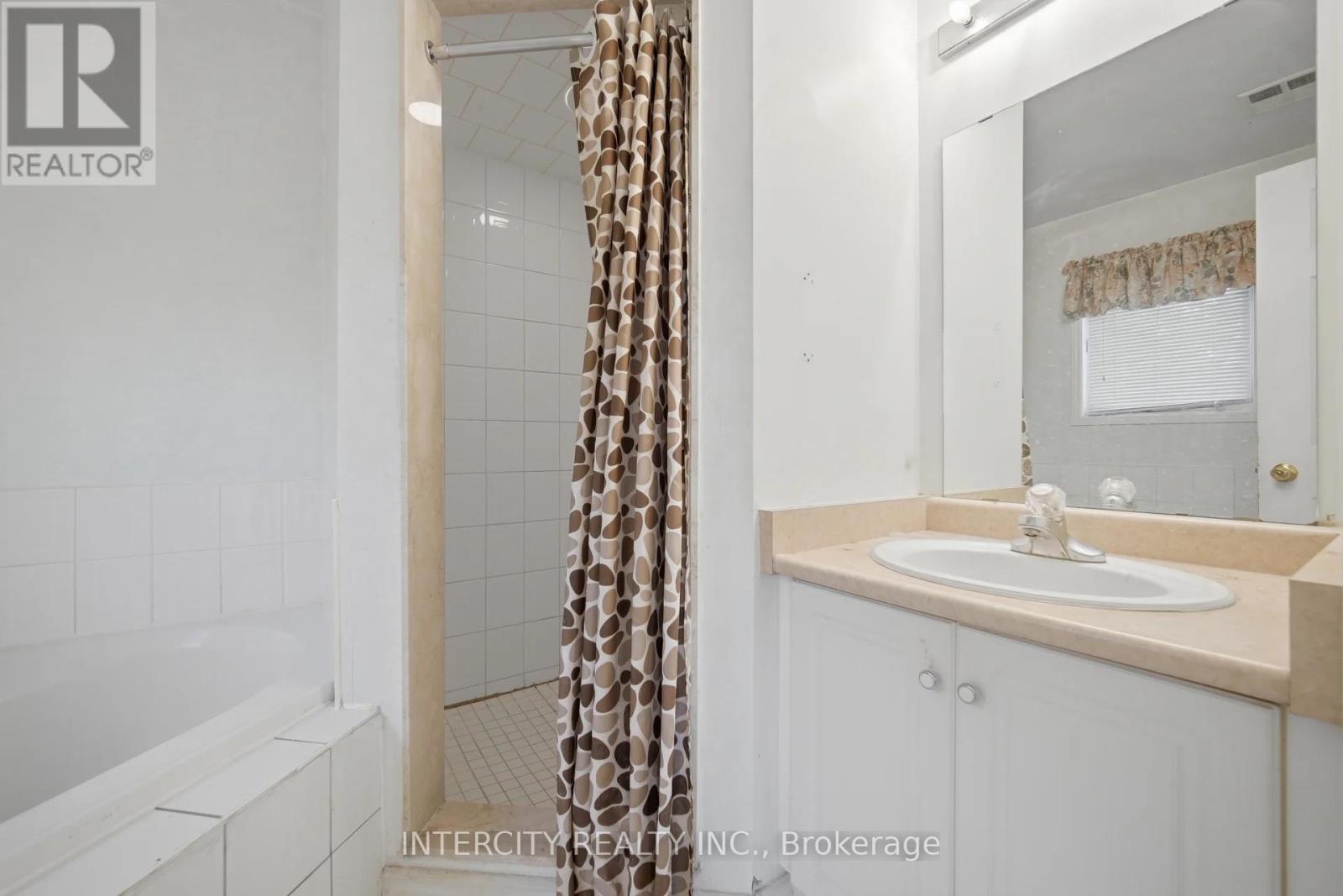42 Mosley Crescent, Brampton, Ontario  L6Y 5C8 - Photo 24 - W13663702
