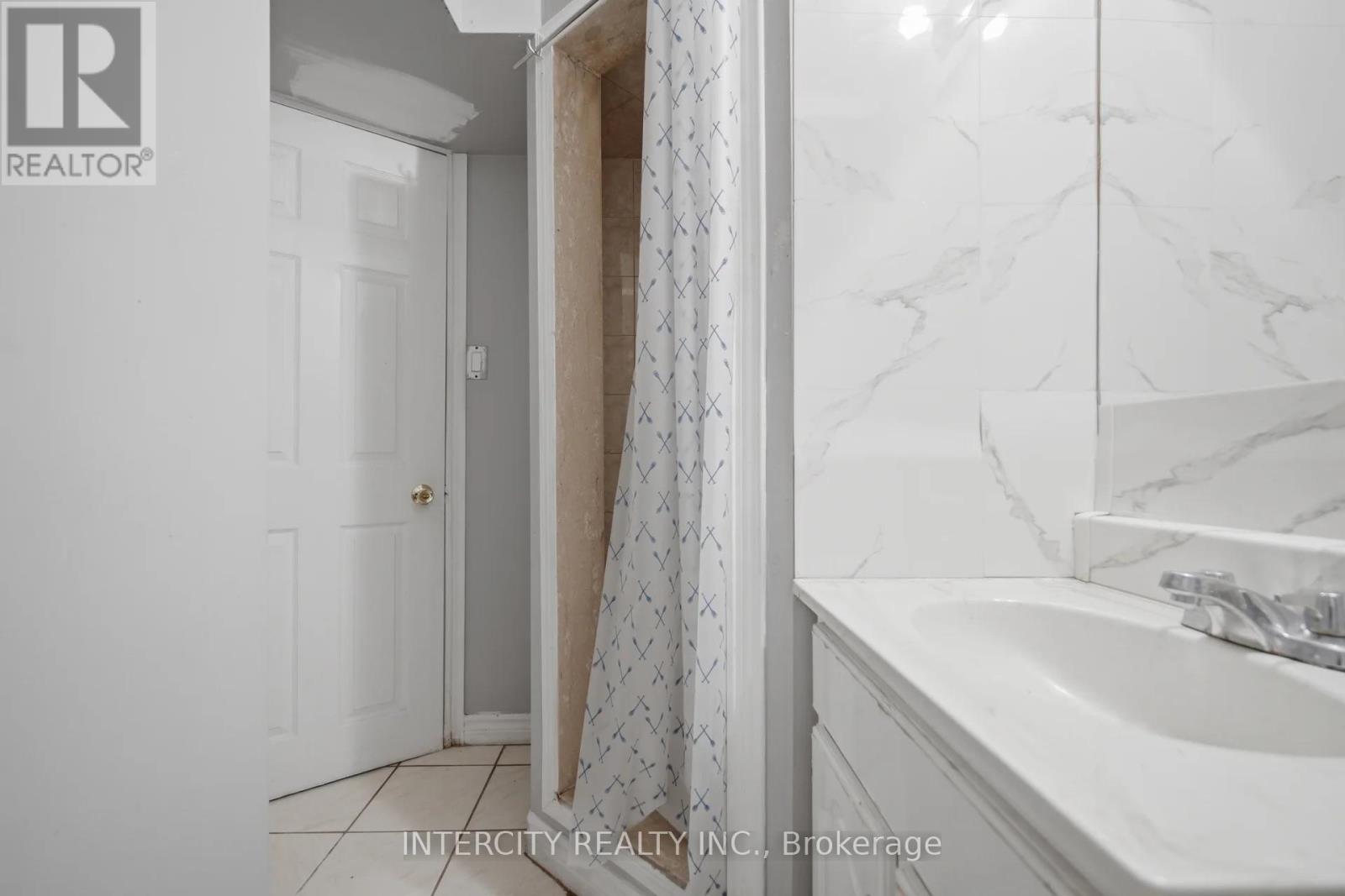 42 Mosley Crescent, Brampton, Ontario  L6Y 5C8 - Photo 45 - W13663702