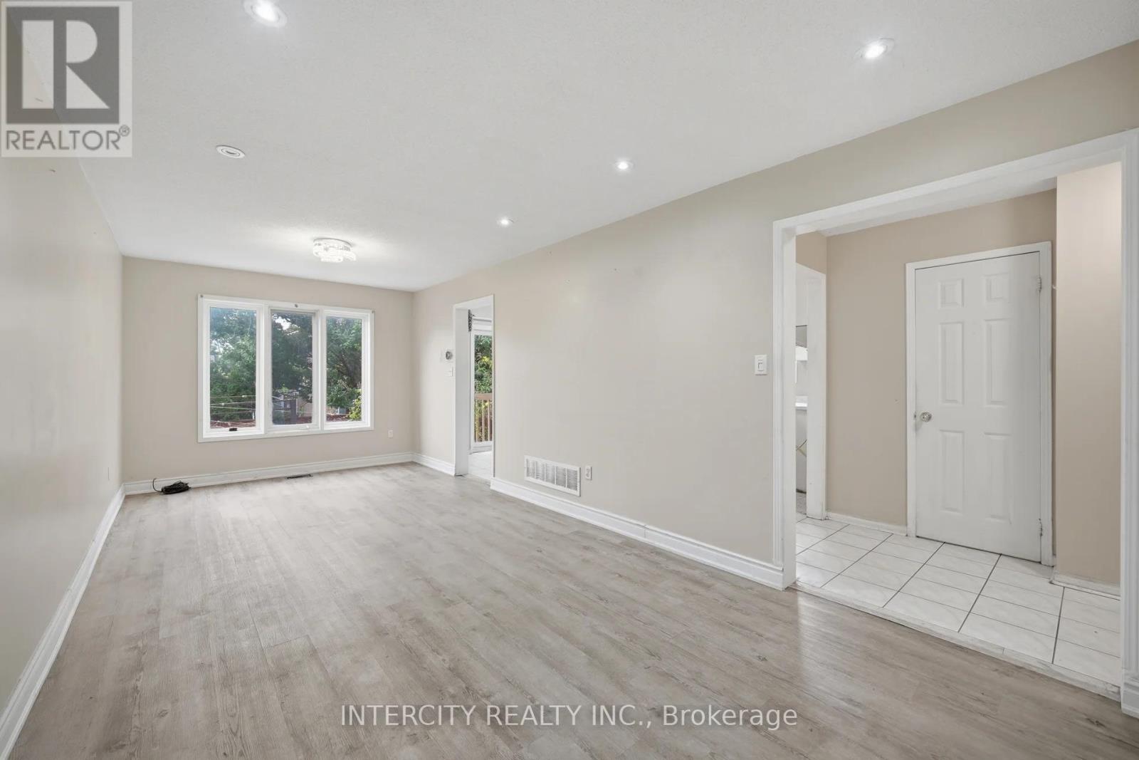 42 Mosley Crescent, Brampton, Ontario  L6Y 5C8 - Photo 9 - W13663702