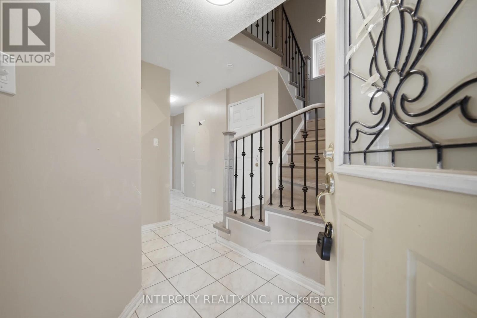 42 Mosley Crescent, Brampton, Ontario  L6Y 5C8 - Photo 6 - W13663702