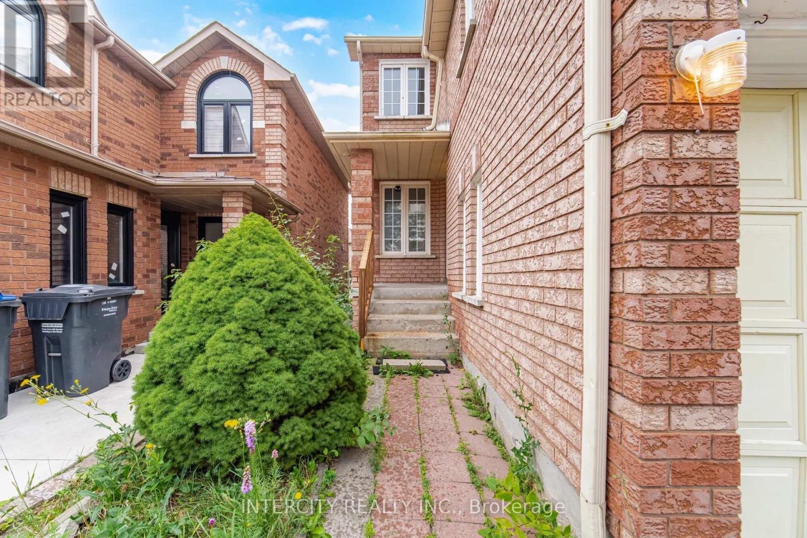 42 Mosley Crescent, Brampton, Ontario  L6Y 5C8 - Photo 4 - W13663702