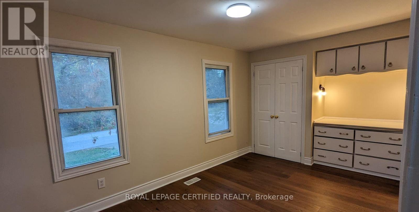 1468 Dundas Crescent, Mississauga, Ontario L5C 1E9 - Photo 2 - W13706314