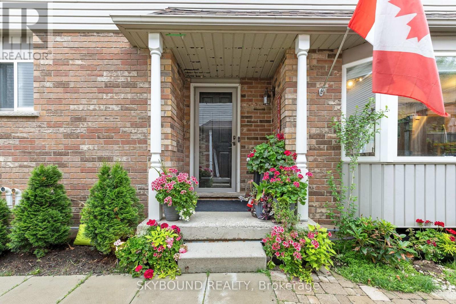 1296 Blanshard Drive, Burlington, Ontario L7M 4S3 - Photo 7 - W13706340