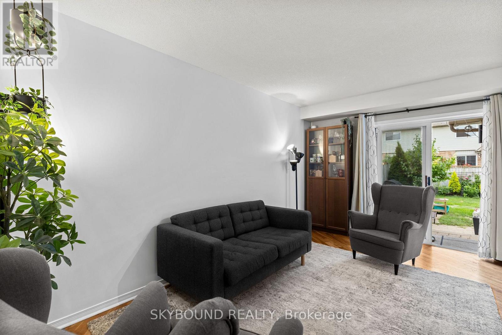 1296 Blanshard Drive, Burlington, Ontario L7M 4S3 - Photo 8 - W13706340