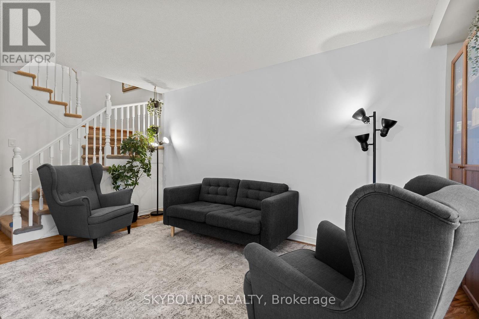 1296 Blanshard Drive, Burlington, Ontario L7M 4S3 - Photo 9 - W13706340