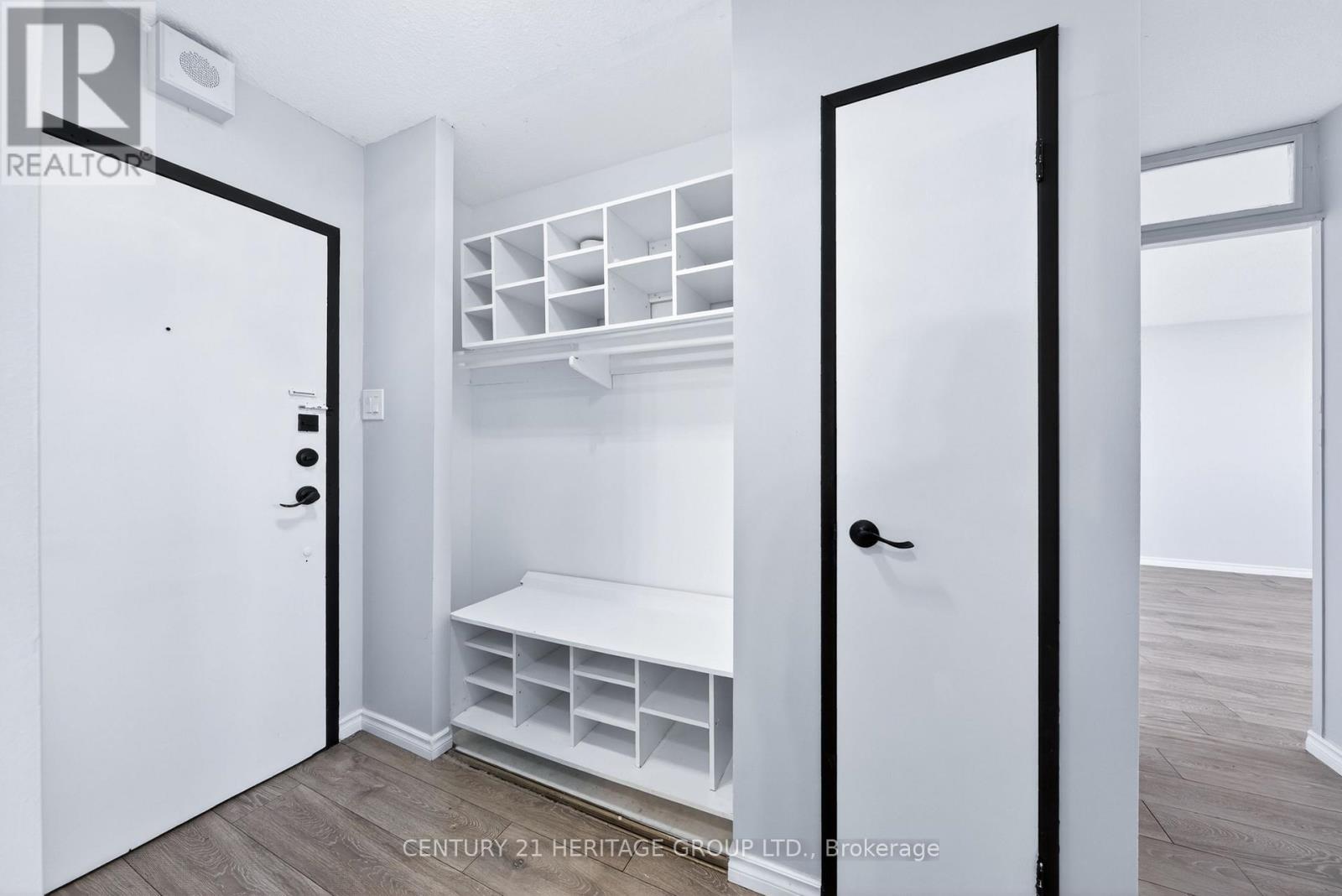 1601 - 2645 Kipling Avenue, Toronto, Ontario M9V 3S6 - Photo 3 - W13706438