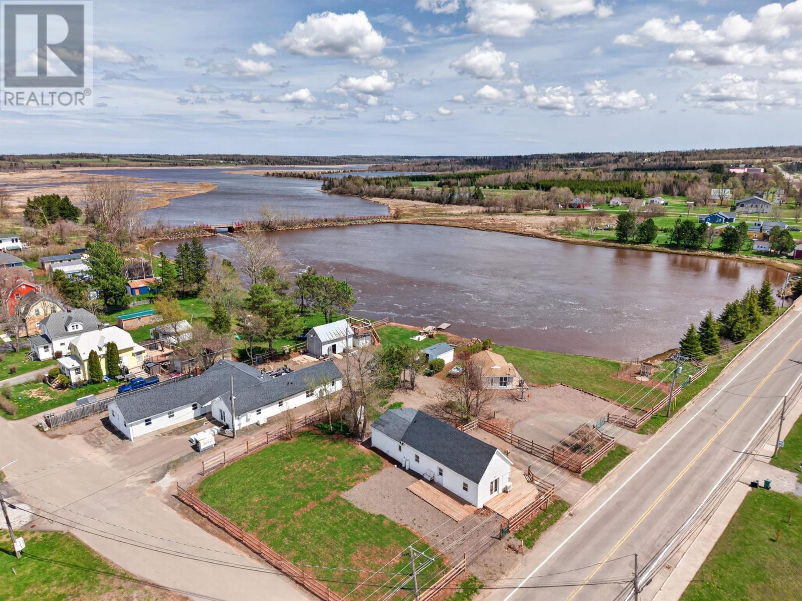 197 Main Street, Mount Stewart, Prince Edward Island  C0A 1T0 - Photo 2 - 202621309