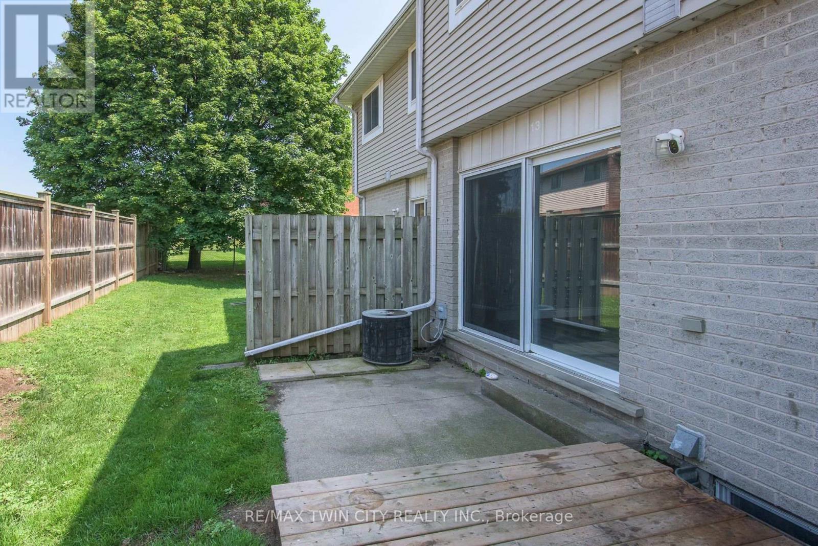 13 - 125 Sekura Crescent, Cambridge, Ontario N1R 8B4 - Photo 6 - X13706360