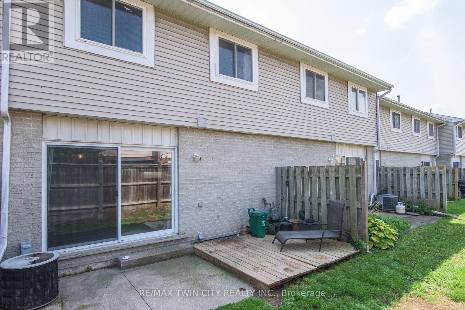 13 - 125 Sekura Crescent, Cambridge, Ontario N1R 8B4 - Photo 8 - X13706360
