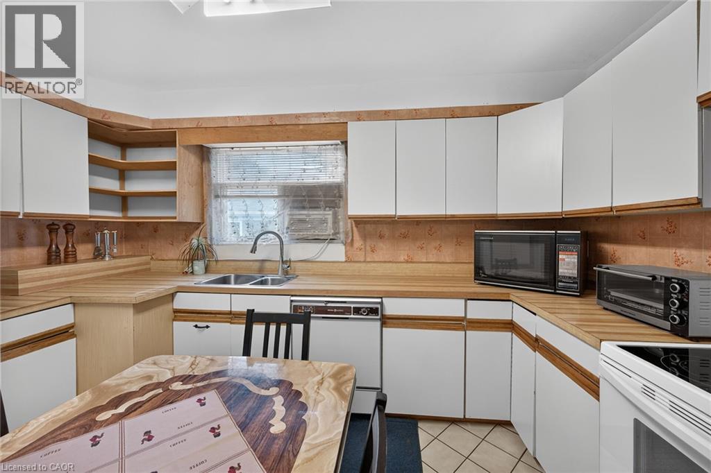 3239 Queen Frederica Drive, Mississauga, Ontario  L4Y 2Z9 - Photo 15 - 40857333