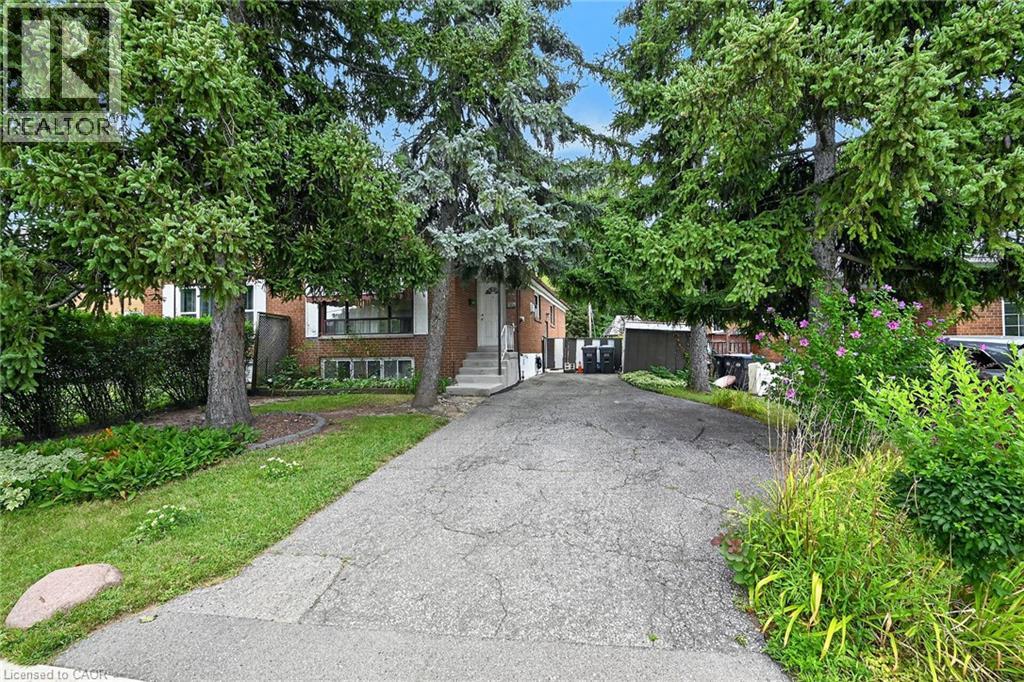 3239 Queen Frederica Drive, Mississauga, Ontario  L4Y 2Z9 - Photo 3 - 40857333