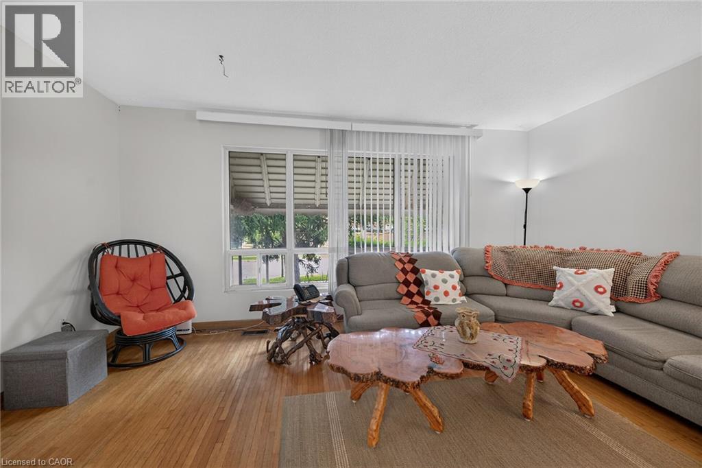 3239 Queen Frederica Drive, Mississauga, Ontario  L4Y 2Z9 - Photo 6 - 40857333