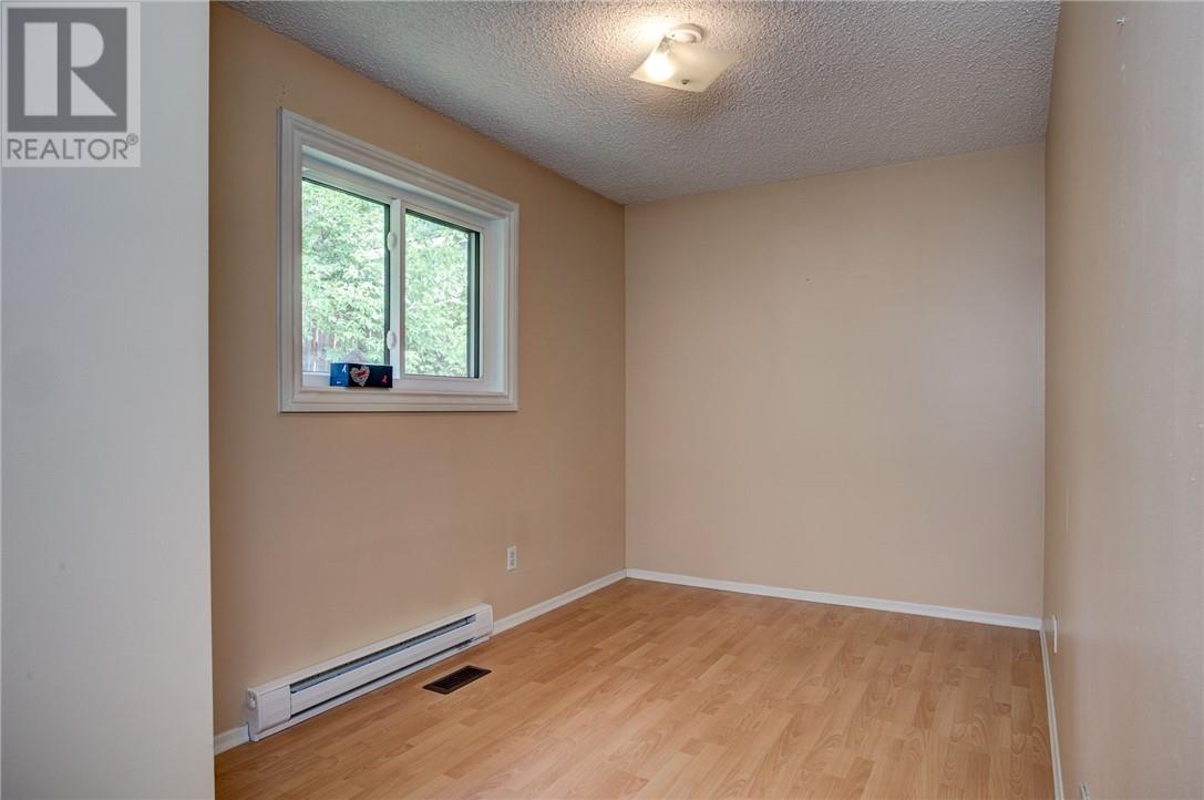 3828 Long Lake Road, Greater Sudbury, Ontario  P3G 1J8 - Photo 11 - 2129954