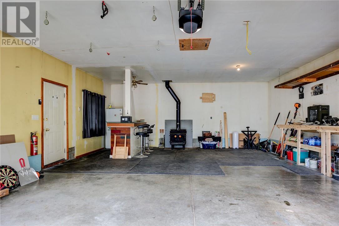 3828 Long Lake Road, Greater Sudbury, Ontario  P3G 1J8 - Photo 18 - 2129954