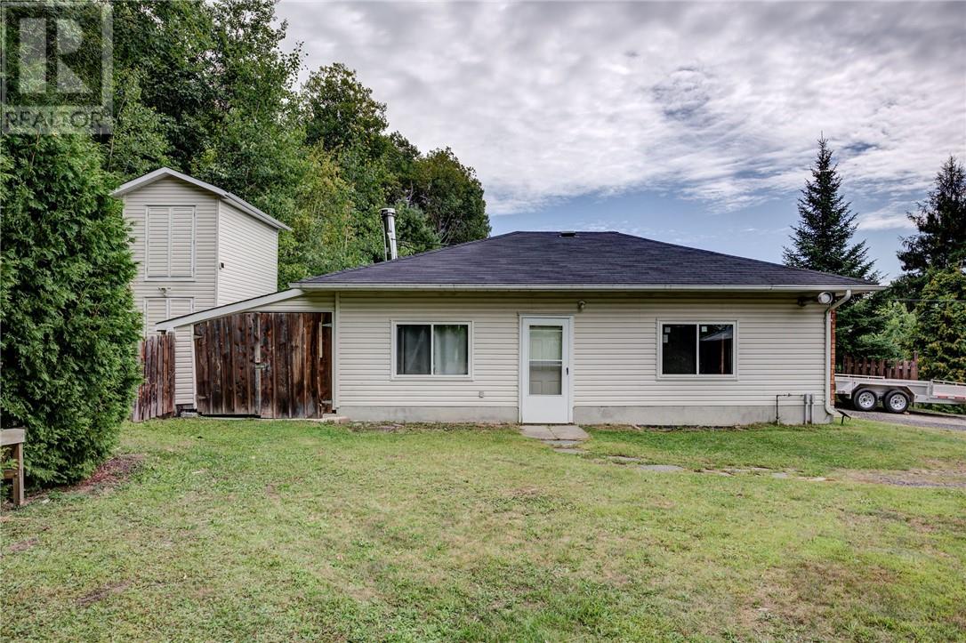3828 Long Lake Road, Greater Sudbury, Ontario  P3G 1J8 - Photo 24 - 2129954
