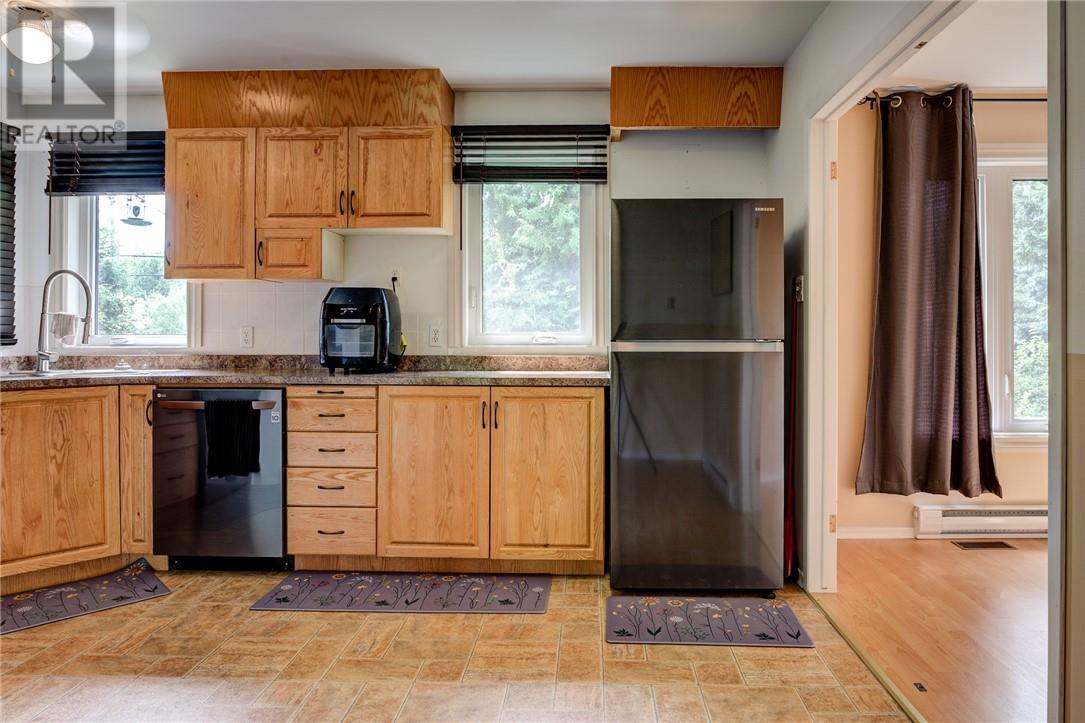 3828 Long Lake Road, Greater Sudbury, Ontario  P3G 1J8 - Photo 4 - 2129954