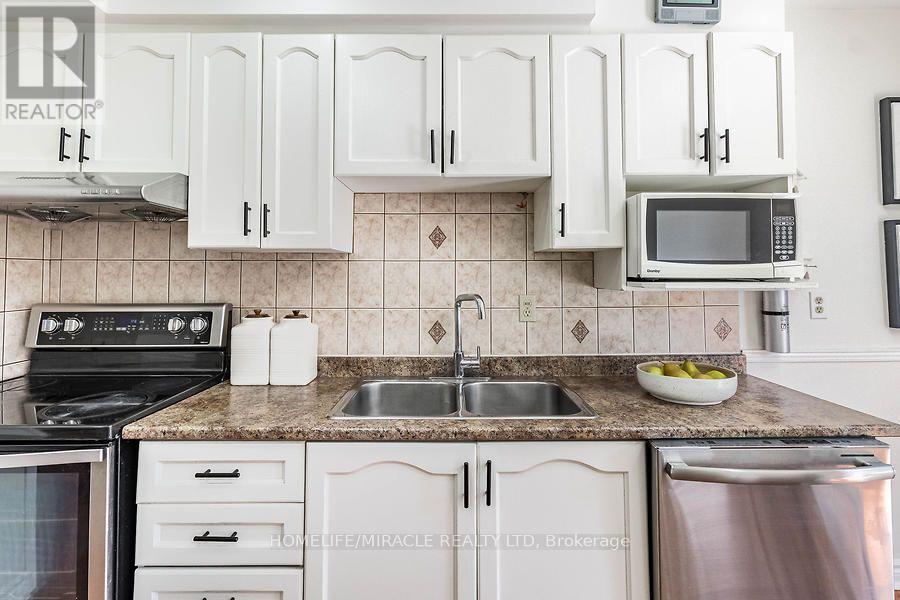 21 Tralee Street, Brampton, Ontario  L6Z 2Z6 - Photo 9 - W13706182
