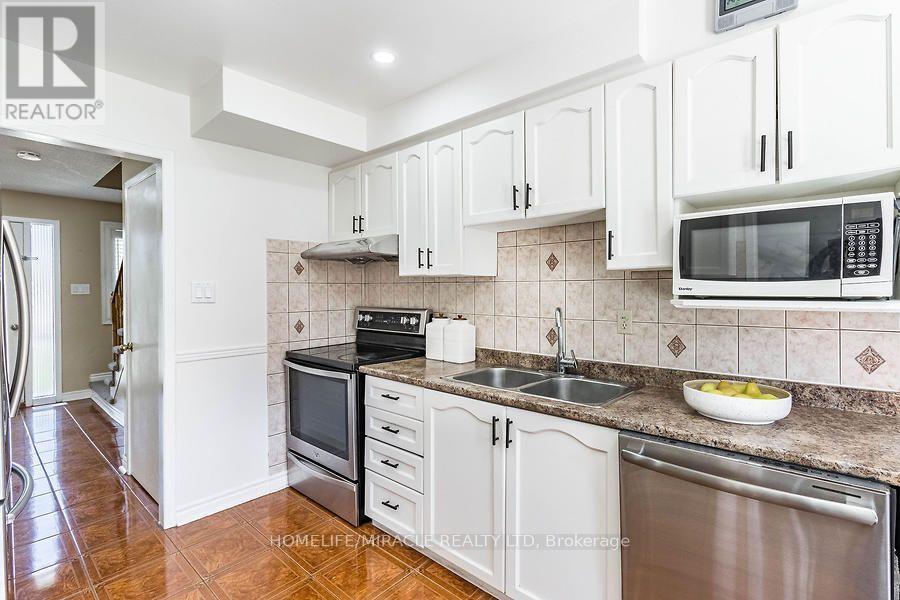 21 Tralee Street, Brampton, Ontario  L6Z 2Z6 - Photo 10 - W13706182