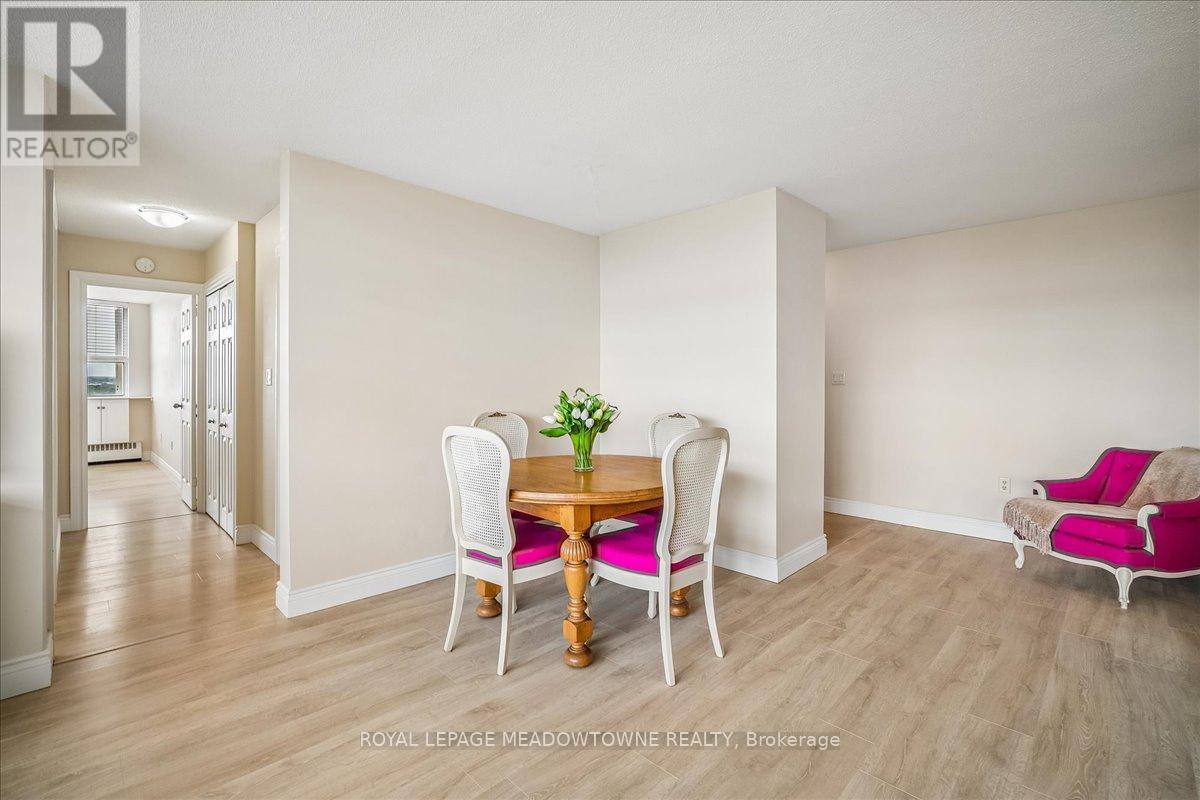 1601 - 2263 Marine Drive, Oakville, Ontario  L6L 5K1 - Photo 9 - W13445686