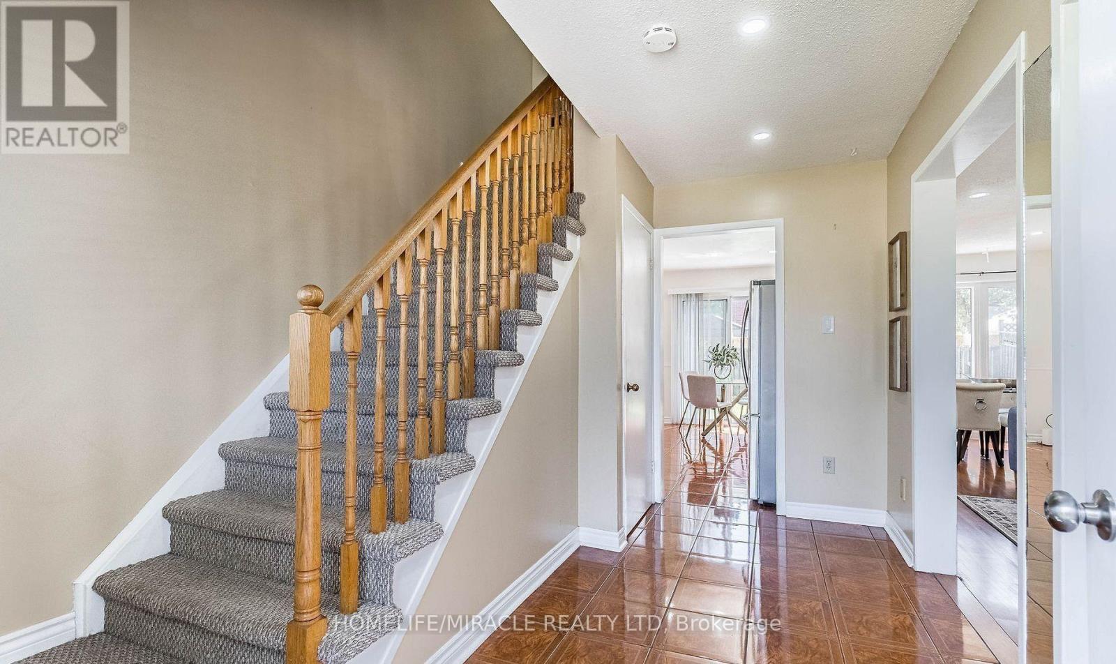 21 Tralee Street, Brampton, Ontario  L6Z 2Z6 - Photo 4 - W13706182